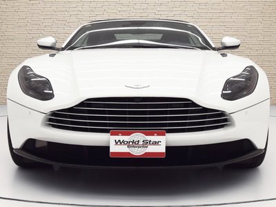 صورة 7 لـ 2022 Aston Martin DB11 VOLANTE