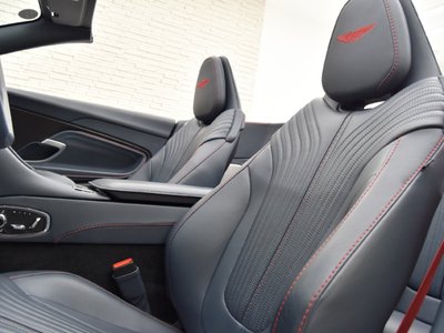 صورة 9 لـ 2022 Aston Martin DB11 VOLANTE