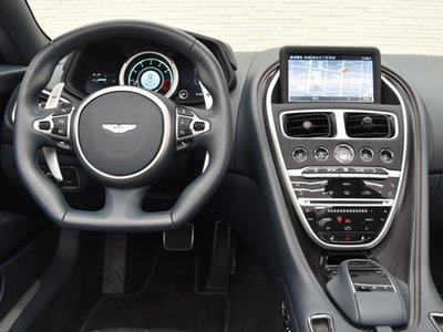 صورة 12 لـ 2022 Aston Martin DB11 VOLANTE