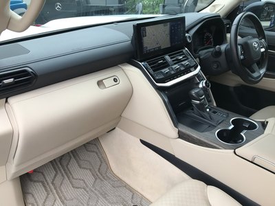 صورة 45 لـ 2023 Toyota LAND CRUISER 300