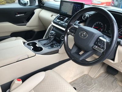 صورة 22 لـ 2023 Toyota LAND CRUISER 300