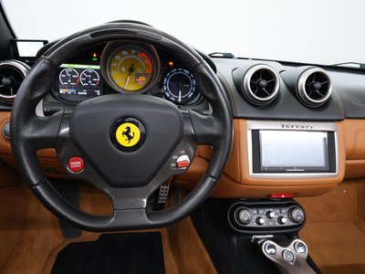 صورة مصغرة 11 لـ 2012 Ferrari CALIFORNIA 30