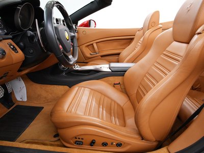 صورة مصغرة 2 لـ 2012 Ferrari CALIFORNIA 30