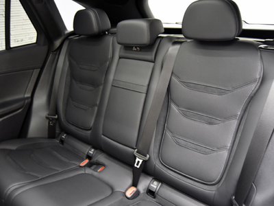 صورة 15 لـ 2024 Mercedes-BENZ GLC AMG