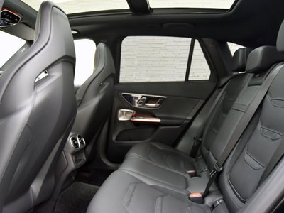 صورة 13 لـ 2024 Mercedes-BENZ GLC AMG