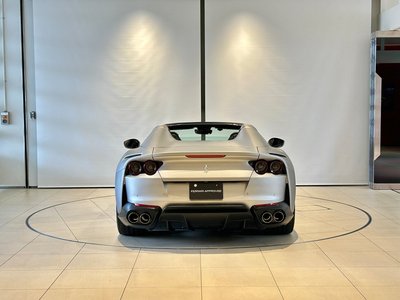 2022 Ferrari 812 GTS 照片 8