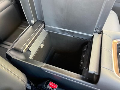 صورة 65 لـ 2025 Toyota ALPHARD