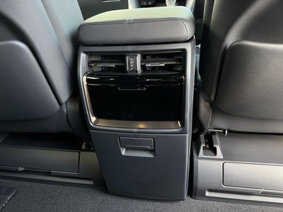 صورة 78 لـ 2025 Toyota ALPHARD