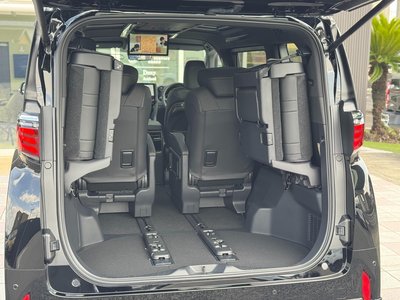 صورة 41 لـ 2025 Toyota ALPHARD