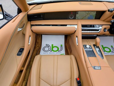 صورة 39 لـ 2020 Lexus LC CONVERTIBLE