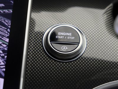 2025 Mercedes-BENZ C-CLASS photo 13