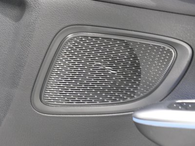 2025 Mercedes-BENZ C-CLASS thumbnail 24