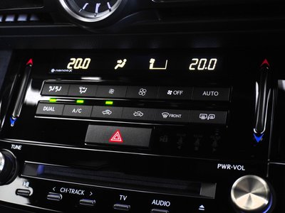 2024 Lexus IS thumbnail 25