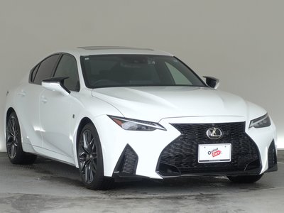 2024 Lexus IS photo 6