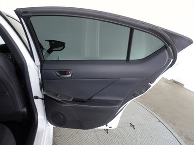 2024 Lexus IS thumbnail 31