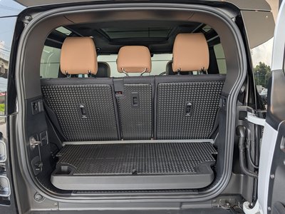 2025 LAND Rover DEFENDER thumbnail 30