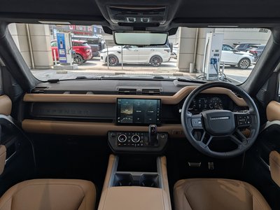 2025 LAND Rover DEFENDER photo 11