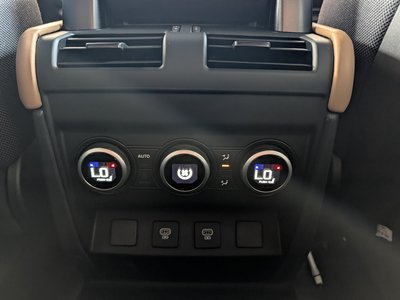2025 LAND Rover DEFENDER thumbnail 23