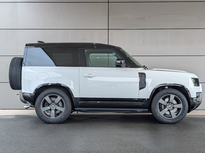 2025 LAND Rover DEFENDER photo 8