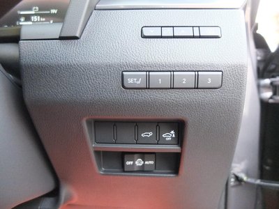 2025 Lexus GX — миниатюра 33