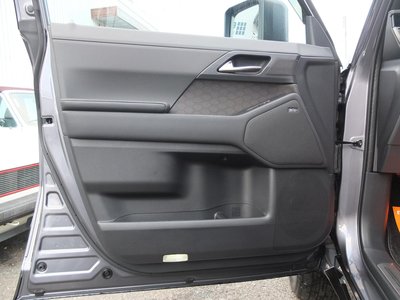 2025 Lexus GX — миниатюра 39