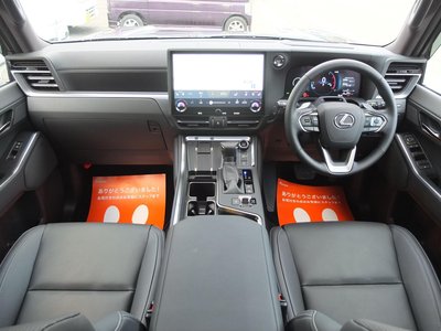 2025 Lexus GX — миниатюра 26