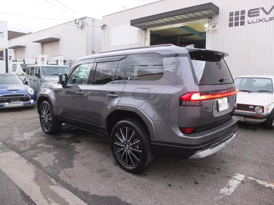 2025 Lexus GX — миниатюра 11