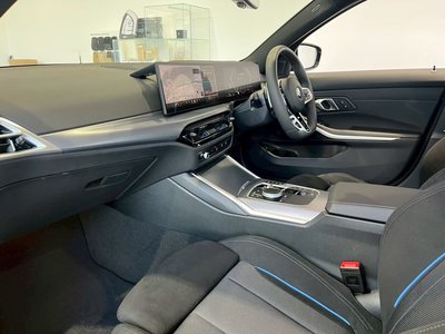 2026 BMW 3 SERIES thumbnail 36