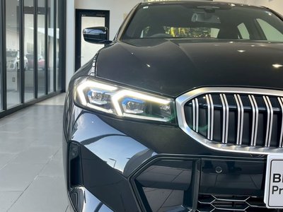 2026 BMW 3 SERIES photo 9