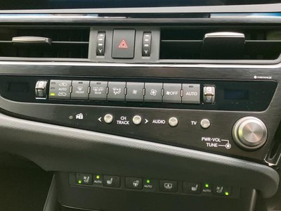 2024 Lexus ES thumbnail 36
