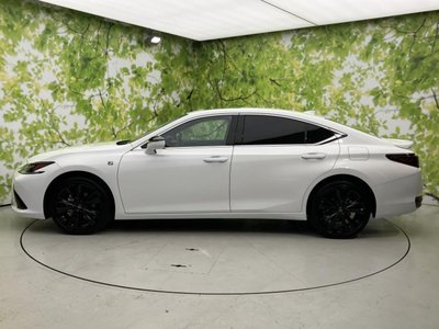 2024 Lexus ES photo 5