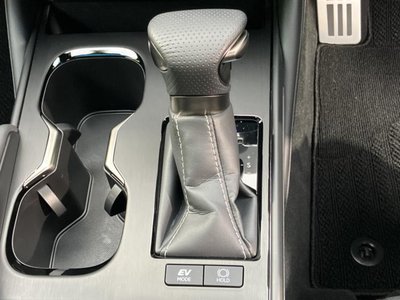 2024 Lexus ES thumbnail 28