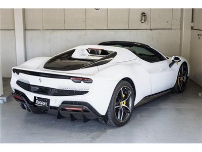 صورة 16 لـ 2025 Ferrari 296 GTS