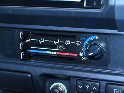 2015 Toyota LAND CRUISER 70 thumbnail 26