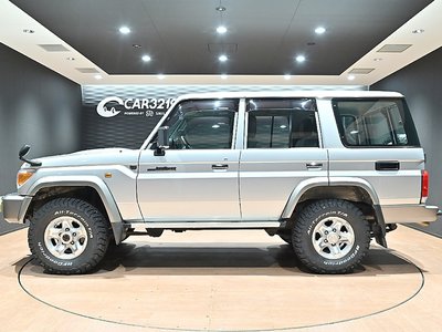 2015 Toyota LAND CRUISER 70 photo 5