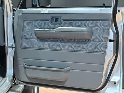 2015 Toyota LAND CRUISER 70 thumbnail 21