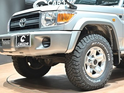 2015 Toyota LAND CRUISER 70 thumbnail 33