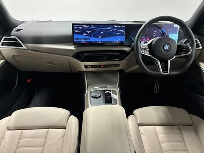 2025 BMW 3 SERIES TOURING photo 2