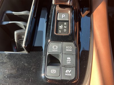 صورة 61 لـ 2024 Toyota VELLFIRE