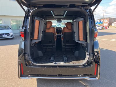 صورة 38 لـ 2024 Toyota VELLFIRE