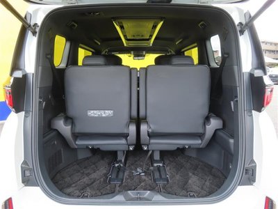 صورة 28 لـ 2024 Toyota VELLFIRE