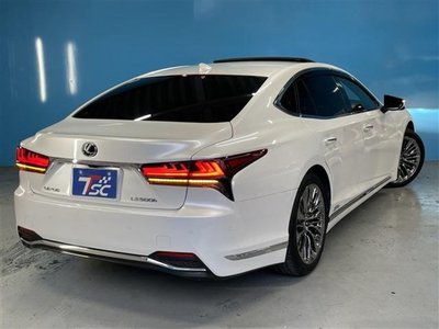 2021 Lexus LS thumbnail 18