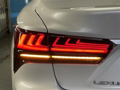 2021 Lexus LS thumbnail 35