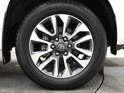 صورة 4 لـ 2023 Toyota LAND CRUISER PRADO