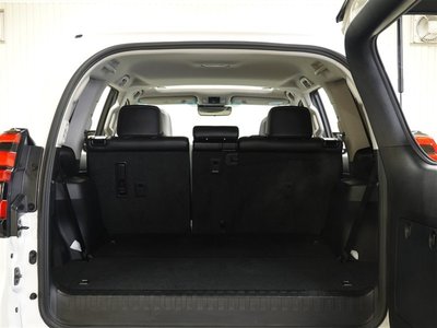 صورة 15 لـ 2023 Toyota LAND CRUISER PRADO