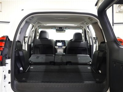 صورة 16 لـ 2023 Toyota LAND CRUISER PRADO