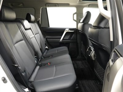 صورة 9 لـ 2023 Toyota LAND CRUISER PRADO