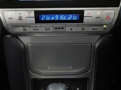 صورة 32 لـ 2023 Toyota LAND CRUISER PRADO