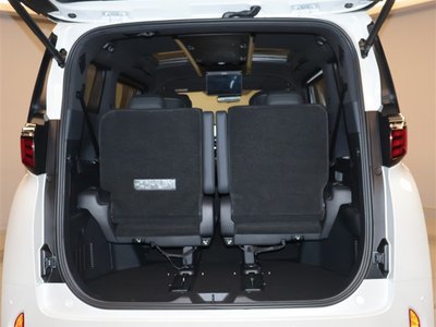 2025 Toyota ALPHARD 照片 33