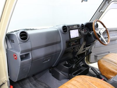 2014 Toyota LAND CRUISER 70 — фото 29